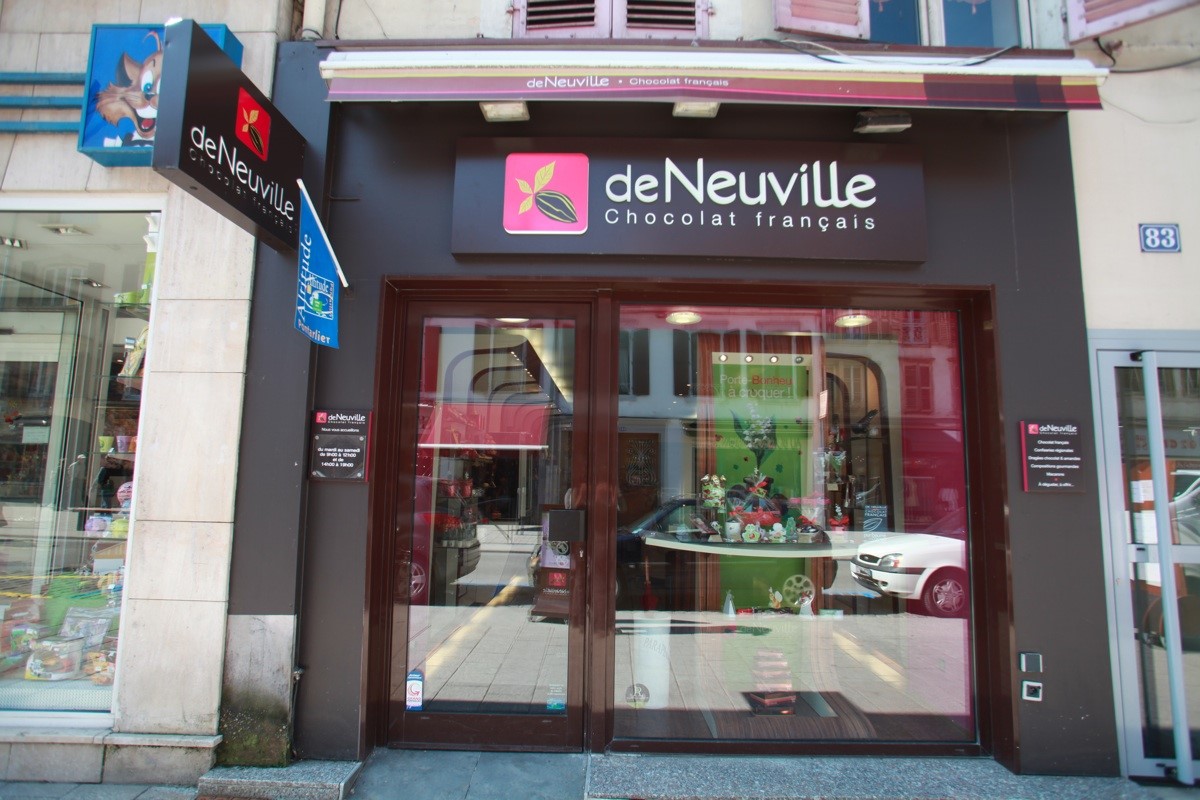 De Neuville